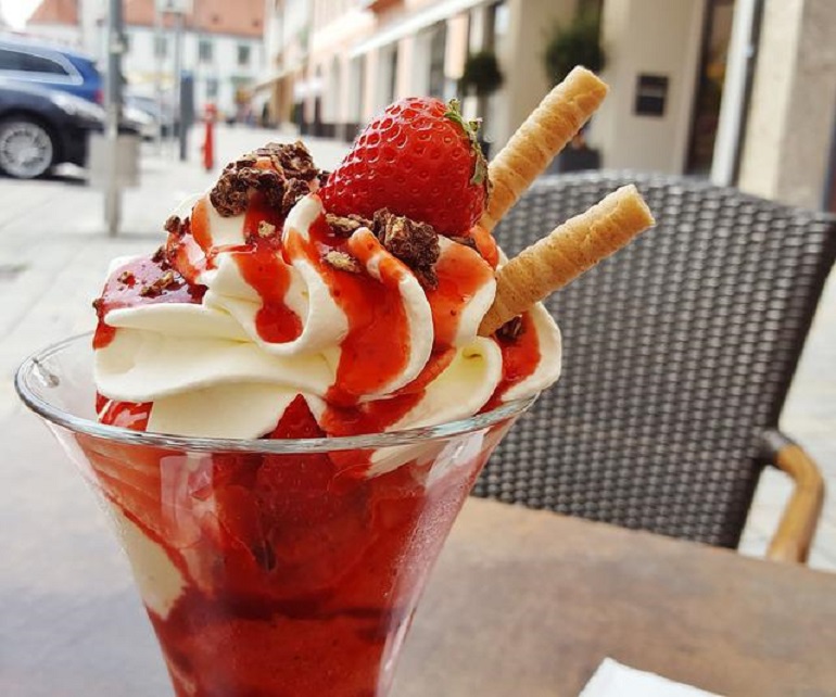 Which dessert shares its name with a Korean food made of intestines? The answer is Sundae
